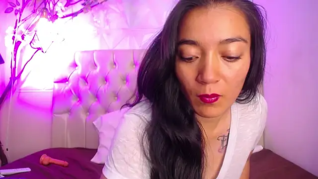 Snapshot of ginebraass chatting on 11-24-25, 02:28 ginebraass online show from 11-24-25, 02:28