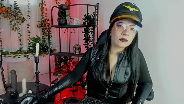 Snapshot of Halley_Ravenn chatting on 05-15-26, 09:13 Halley Ravenn online show from 05-15-26, 09:13