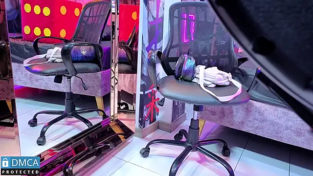 sofia sstonee  online show from 12-19-25, 11:01