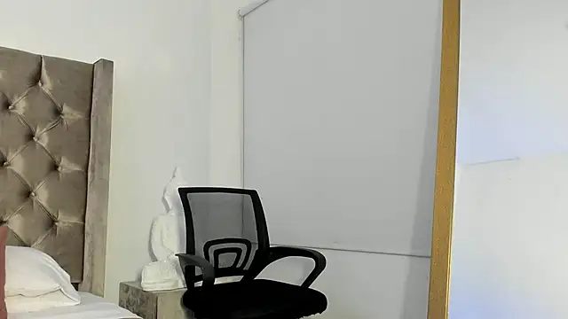 NikkiBotero online show from 11-25-25, 07:58