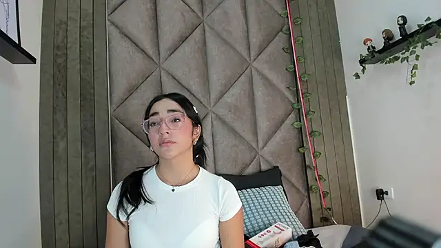 NicoletCherry   online show from 01-08-26, 07:53