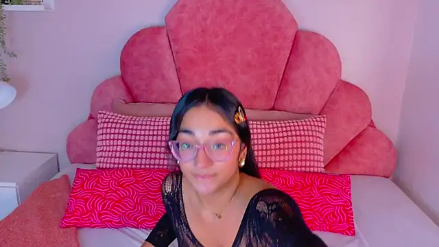 NicoletCherry   online show from 01-12-26, 07:42