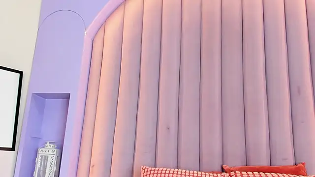 NicoletCherry   online show from 01-10-26, 07:42