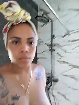 23Quenn online show from 11-26-25, 08:20