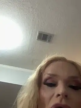 Snapshot of star_whore chatting on 01-12-26, 06:53 star whore online show from 01-12-26, 06:53