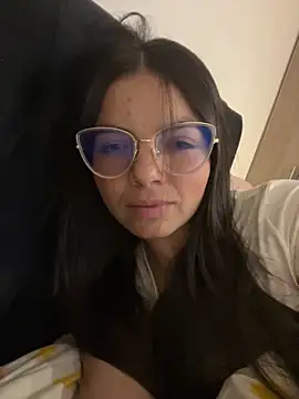 Snapshot of Mariana_Ve chatting on 11-08-25, 03:43 Mariana Ve online show from 11-08-25, 03:43