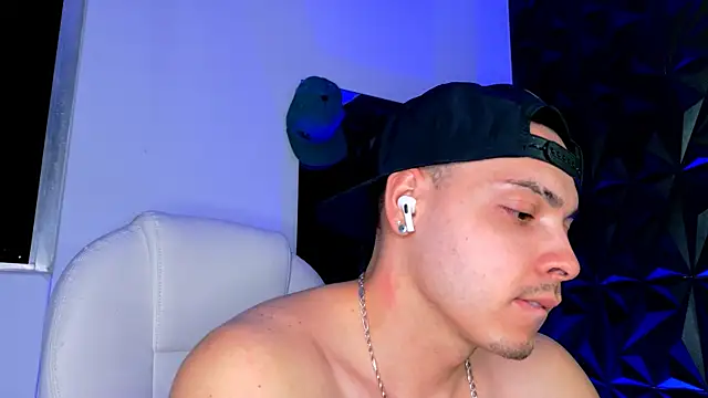 Maxwell Dupont online show from 12-21-25, 12:02