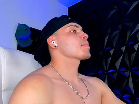 Maxwell Dupont online show from 11-26-25, 06:19