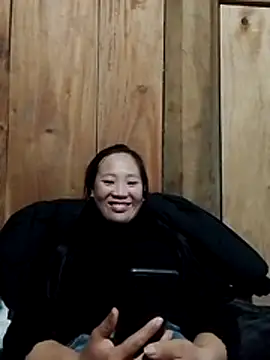 Yumiik2kk online show from 12-21-25, 11:45