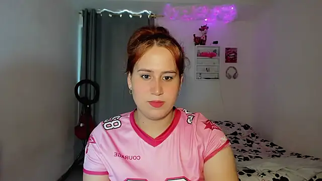 Snapshot of Sofiababyy chatting on 07-25-26, 06:14 Sofiababyy online show from 07-25-26, 06:14