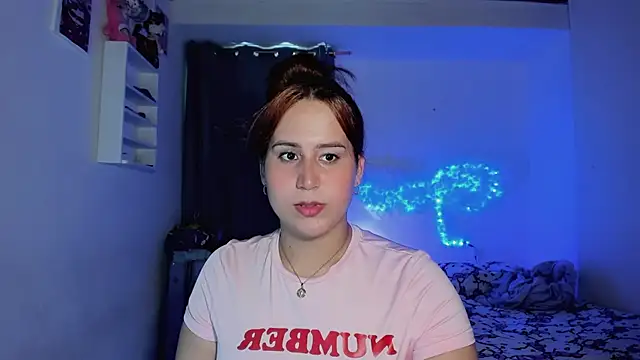Snapshot of Sofiababyy chatting on 07-17-26, 06:16 Sofiababyy online show from 07-17-26, 06:16