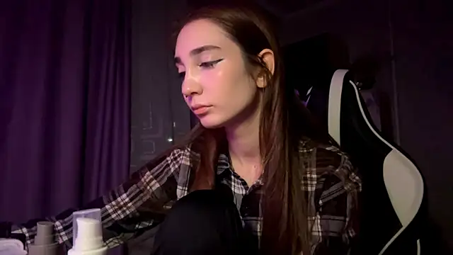 HollyPaw online show from 11-27-25, 06:30