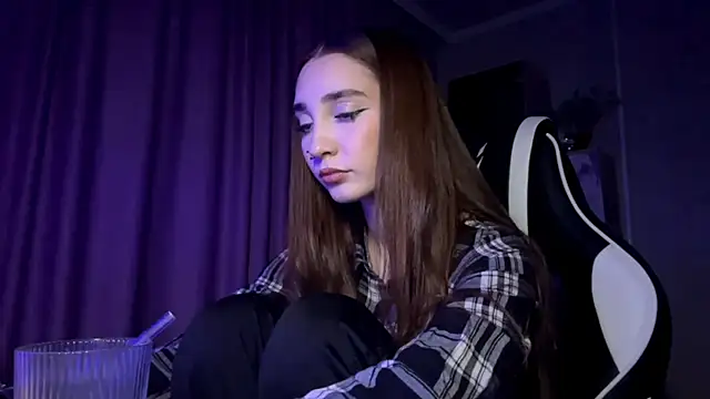 HollyPaw online show from 11-21-25, 07:35