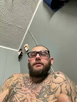 Snapshot of trickydickydaddy chatting on 02-06-26, 11:06 trickydickydaddy online show from 02-06-26, 11:06