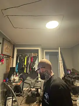 Snapshot of trickydickydaddy chatting on 02-10-26, 05:23 trickydickydaddy online show from 02-10-26, 05:23