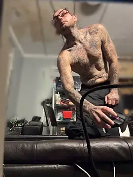 Snapshot of trickydickydaddy chatting on 04-30-26, 05:47 trickydickydaddy online show from 04-30-26, 05:47