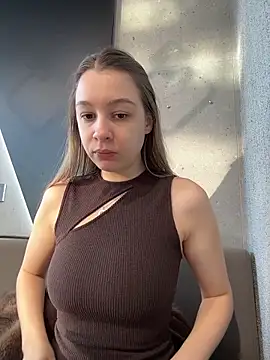 SashaCatt online show from 12-14-25, 09:04