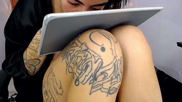SCARLETT INK  online show from 07-17-26, 02:47