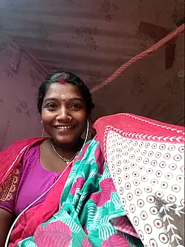 Snapshot of vipmonalisha chatting on 01-06-26, 03:32 vipmonalisha online show from 01-06-26, 03:32