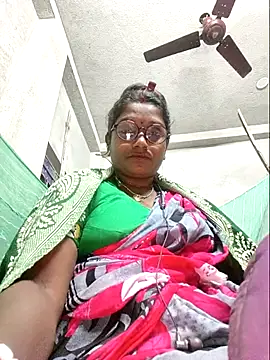 Snapshot of vipmonalisha chatting on 12-14-25, 04:23 vipmonalisha online show from 12-14-25, 04:23