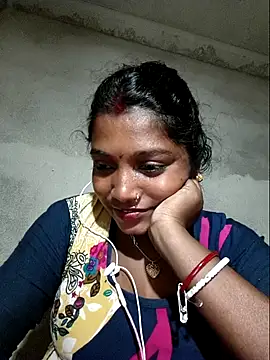 Snapshot of vipmonalisha chatting on 11-19-25, 02:28 vipmonalisha online show from 11-19-25, 02:28