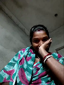 Snapshot of vipmonalisha chatting on 11-17-25, 04:22 vipmonalisha online show from 11-17-25, 04:22