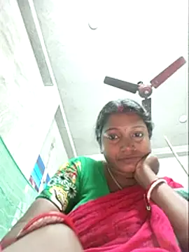 Snapshot of vipmonalisha chatting on 12-22-25, 06:13 vipmonalisha online show from 12-22-25, 06:13