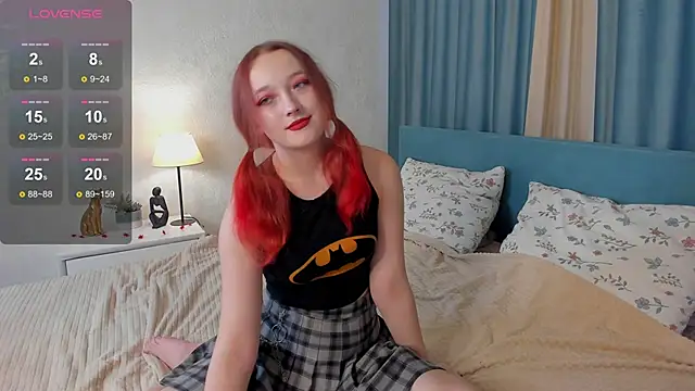 Snapshot of LauraKelley chatting on 11-09-25, 08:07 LauraKelley online show from 11-09-25, 08:07