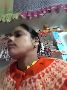 Hot suini online show from 12-17-25, 07:57