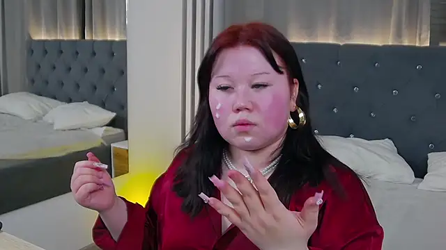 EvaNova  online show from 12-18-25, 04:39