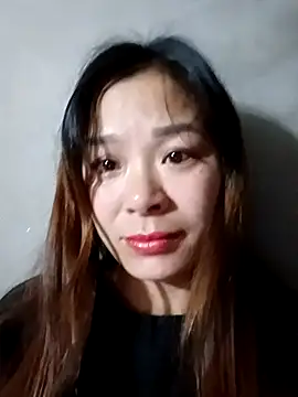 Lyla john online show from 12-17-25, 01:16