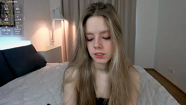 Snapshot of TiffinyMergist chatting on 02-27-26, 06:13 TiffinyMergist online show from 02-27-26, 06:13