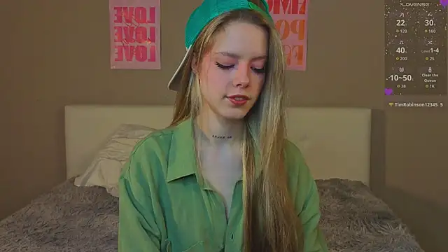 TiffinyMergist online show from 01-10-26, 06:47