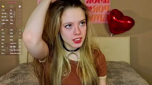 Snapshot of TiffinyMergist chatting on 02-18-26, 08:27 TiffinyMergist online show from 02-18-26, 08:27