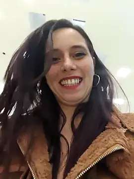 Snapshot of MickNanaa chatting on 12-17-25, 08:08 MickNanaa online show from 12-17-25, 08:08