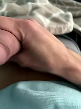 groschibre40100 online show from 12-17-25, 01:16