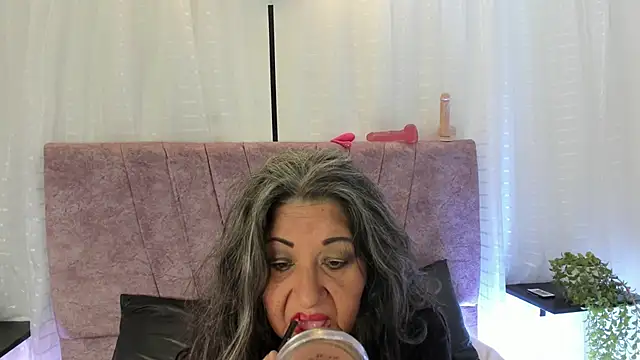 Victoriaa Anderson online show from 04-13-26, 02:10