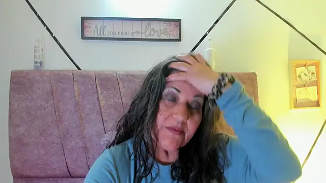 Victoriaa Anderson online show from 01-19-26, 01:59