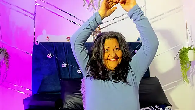 Victoriaa Anderson online show from 12-22-25, 03:45