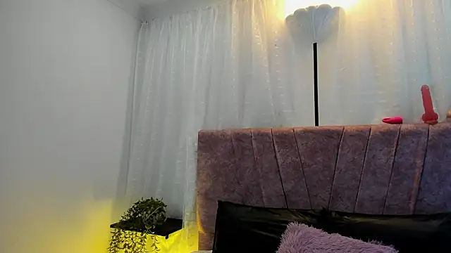 Victoriaa Anderson online show from 03-17-26, 01:58