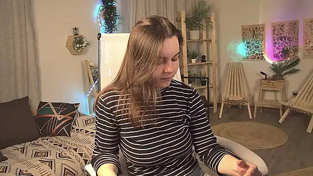 FrancescaCavaliere online show from 05-06-26, 06:06