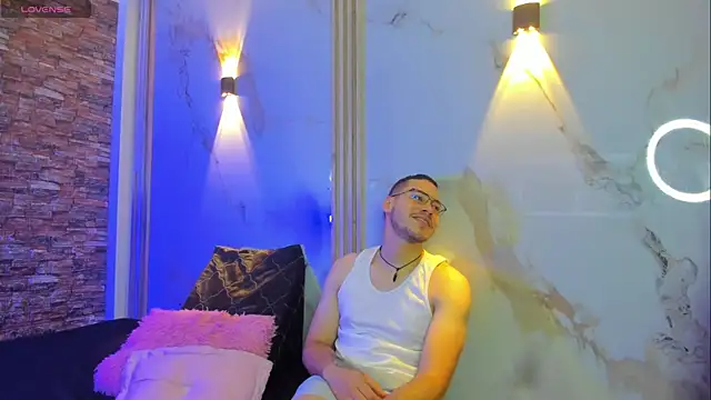 Aron and molly online show from 11-16-25, 12:32