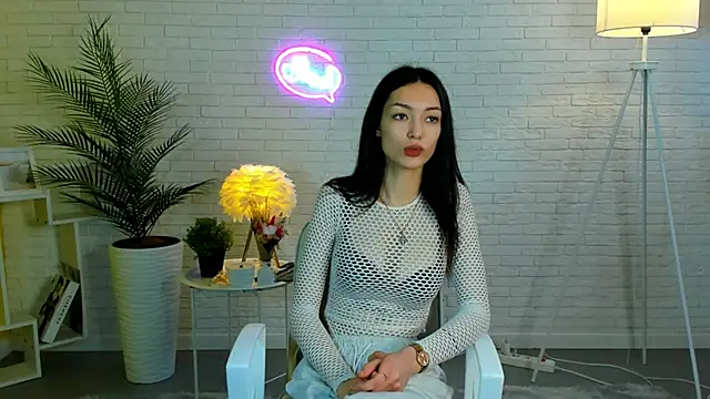 LannieHeart online show from 11-10-25, 07:24