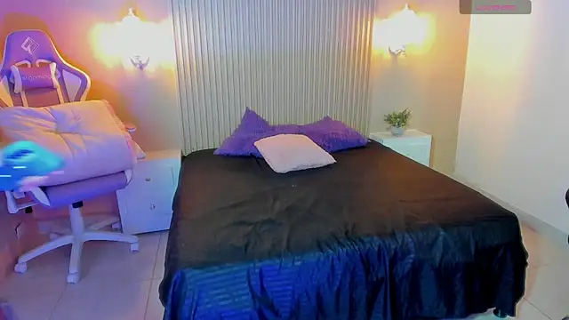 Snapshot of SashaSmithh1 chatting on 11-09-25, 05:55 SashaSmithh1 online show from 11-09-25, 05:55