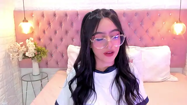 Snapshot of miel_18 chatting on 05-28-26, 03:58 miel 18 online show from 05-28-26, 03:58