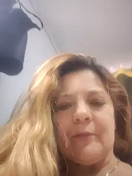 karlaanqui1 online show from 01-10-26, 06:36