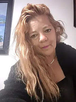 karlaanqui1 online show from 04-05-26, 11:28