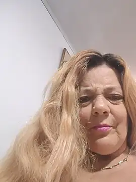 karlaanqui1 online show from 12-20-25, 10:01