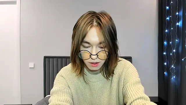 kr1sfemboy online show from 01-07-26, 03:17