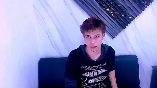 Liam York  online show from 04-05-26, 04:30